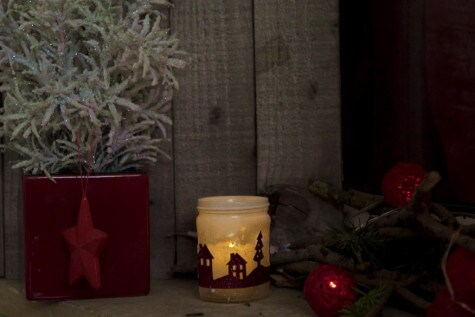 Jar candle holder