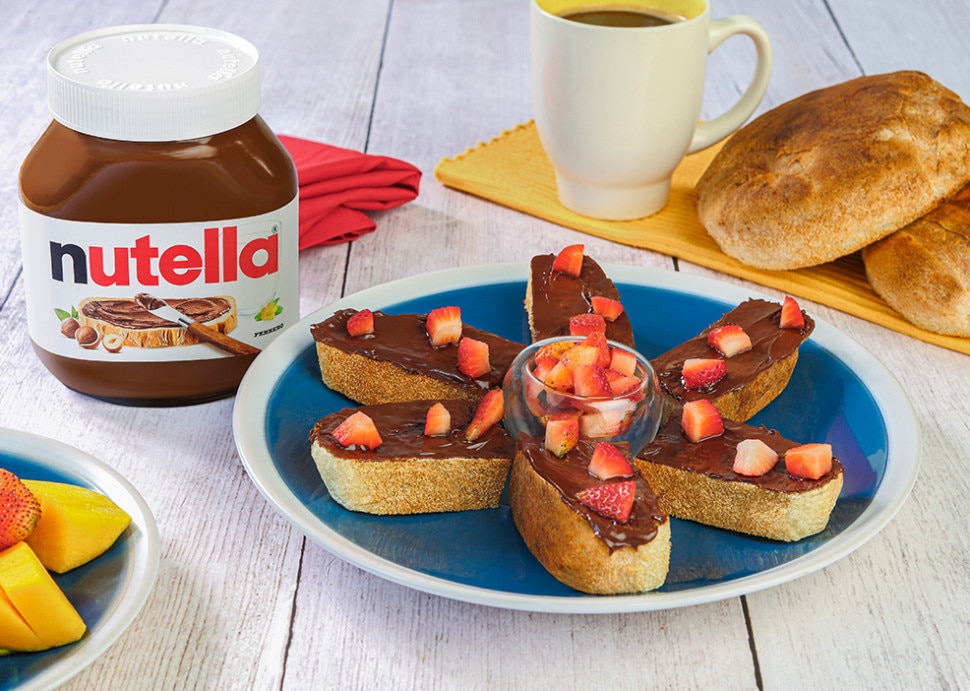 Shamsi Bread with Nutella® and Mango