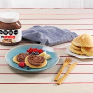 Mini pancakes with Nutella® and fruit