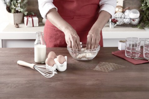 White mousse with crumble and Nutella® 1 | Nutella