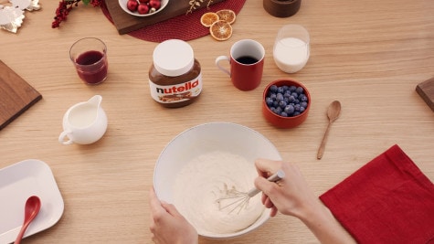 Christmas Flower Cupcake with Nutella® step 1
