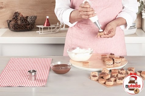 Miniatiūriniai imbieriniai pyragaičiai su „Nutella®“ 4 | Nutella