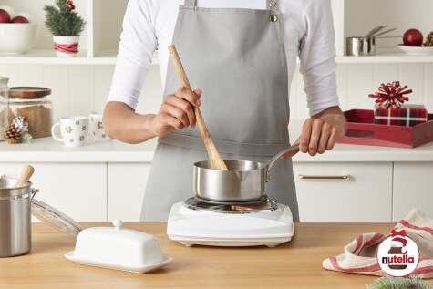 Vafeļu Ziemassvētku eglīte ar NUTELLA lazdu riekstu krēmu 1 | Nutella