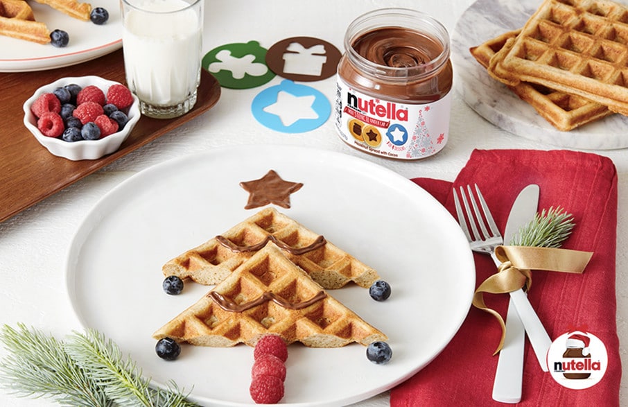 Vafeļu Ziemassvētku eglīte ar NUTELLA® lazdu riekstu krēmu