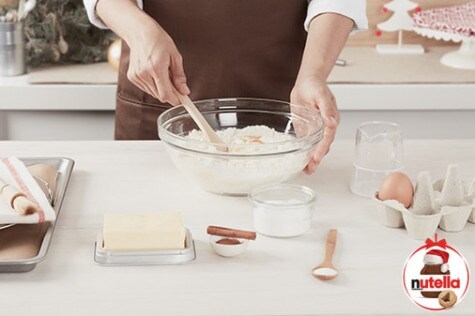 Сплетена канелена кифличка с Nutella® - стъпка 1