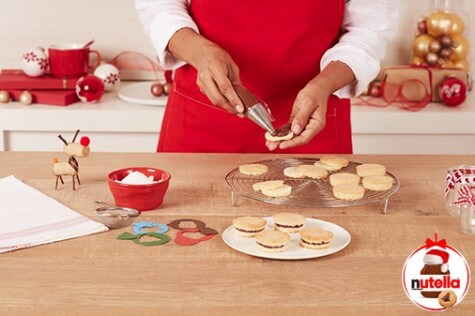 Мини пандишпанови кексчета с Nutella® - стъпка 5