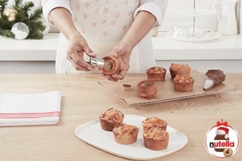 Пай с праскови и курабии „Амарето“ с Nutella® - стъпка 4 Пай с праскови и курабии „Амарето“ с Nutella® - стъпка 4