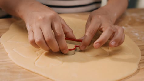 Receita de Biscoitos de Coração por Nutella® Step 3 | Nutella® Brasil