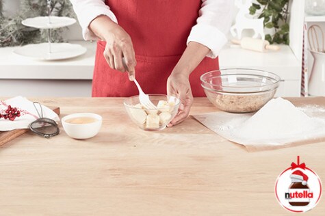 Mini banana breads with Nutella® hazelnut spread - Step 2
