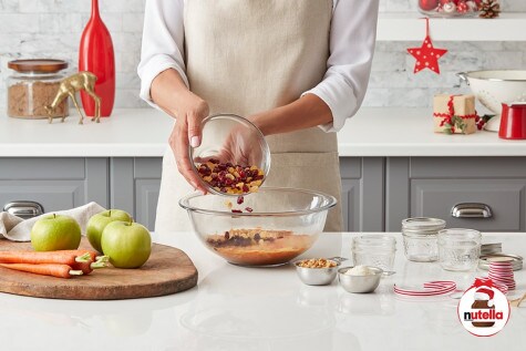 Perfectly giftable muffins with Nutella® hazelnut spread - Step 1