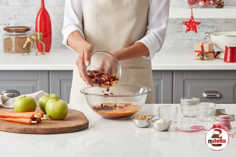 Perfectly giftable muffins with Nutella® hazelnut spread - Step 1