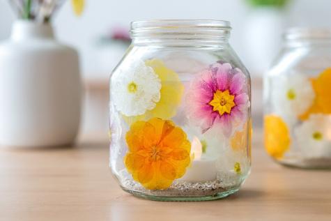 Do it Yourself Home ideas. Nutella® Flower Power Candle: step 4