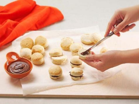 Scones with NUTELLA® - STEP 3 Scones with NUTELLA® - STEP 3