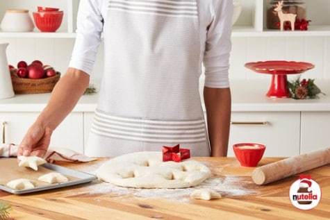 Anglické muffiny ve tvaru hvězdy s lískooříškovou pomazánkou NUTELLA® - Krok 2