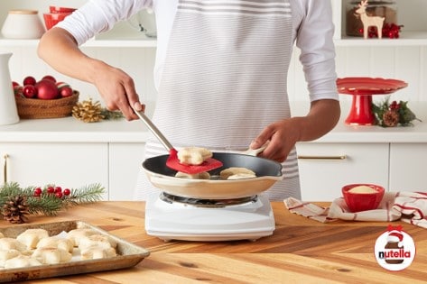 Anglické muffiny ve tvaru hvězdy s lískooříškovou pomazánkou NUTELLA® - Krok 3