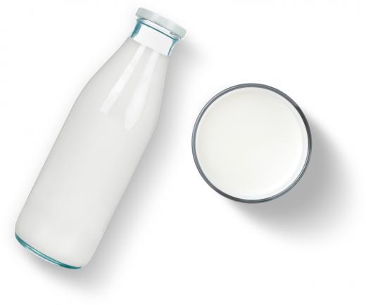 Mléko v lahvi a v misce | Nutella