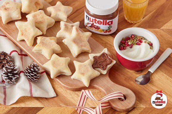 Anglické muffiny ve tvaru hvězdy s lískooříškovou pomazánkou NUTELLA®