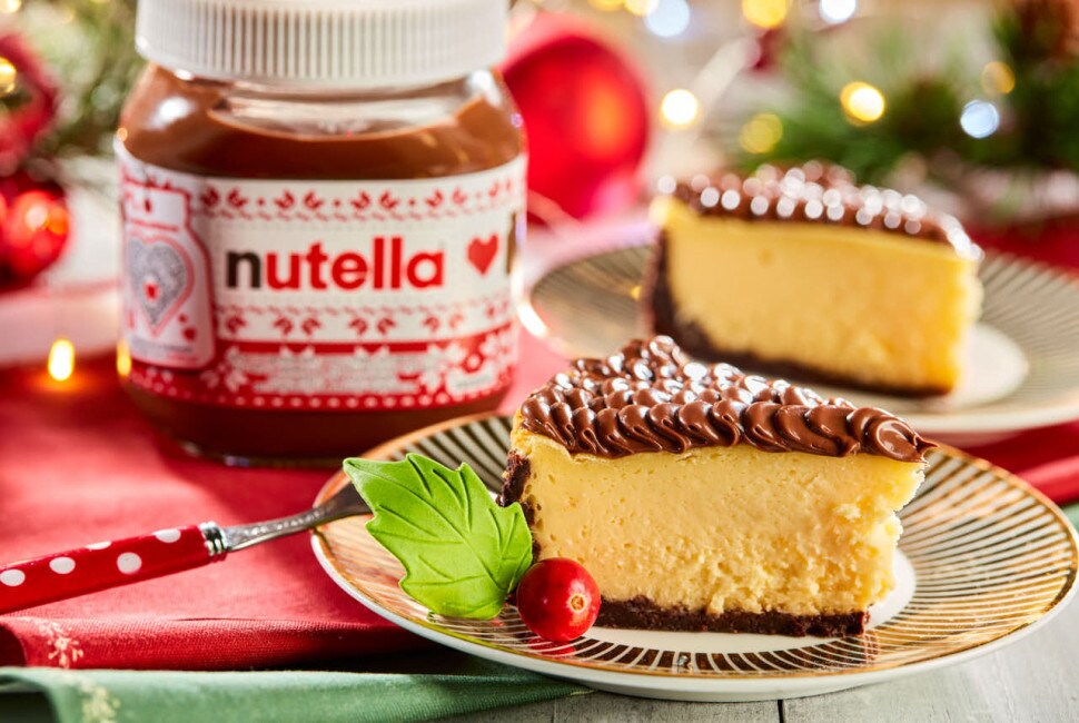 Dva talířky s cheesecakem na čokoládovém korpusu | Nutella®