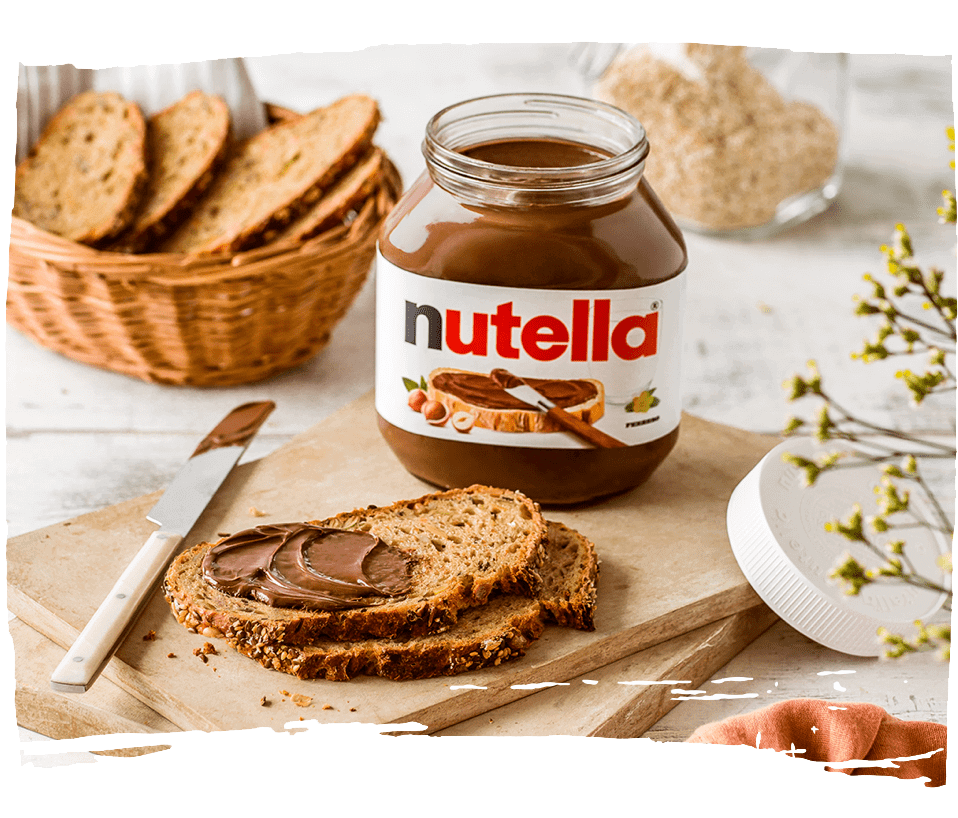 Brotscheiben mit nutella Glas