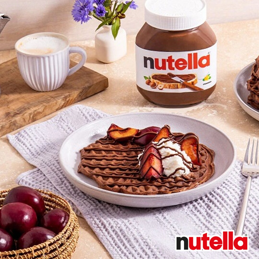 Schokowaffeln mit Ricotta, dunklen Pflaumen und nutella®