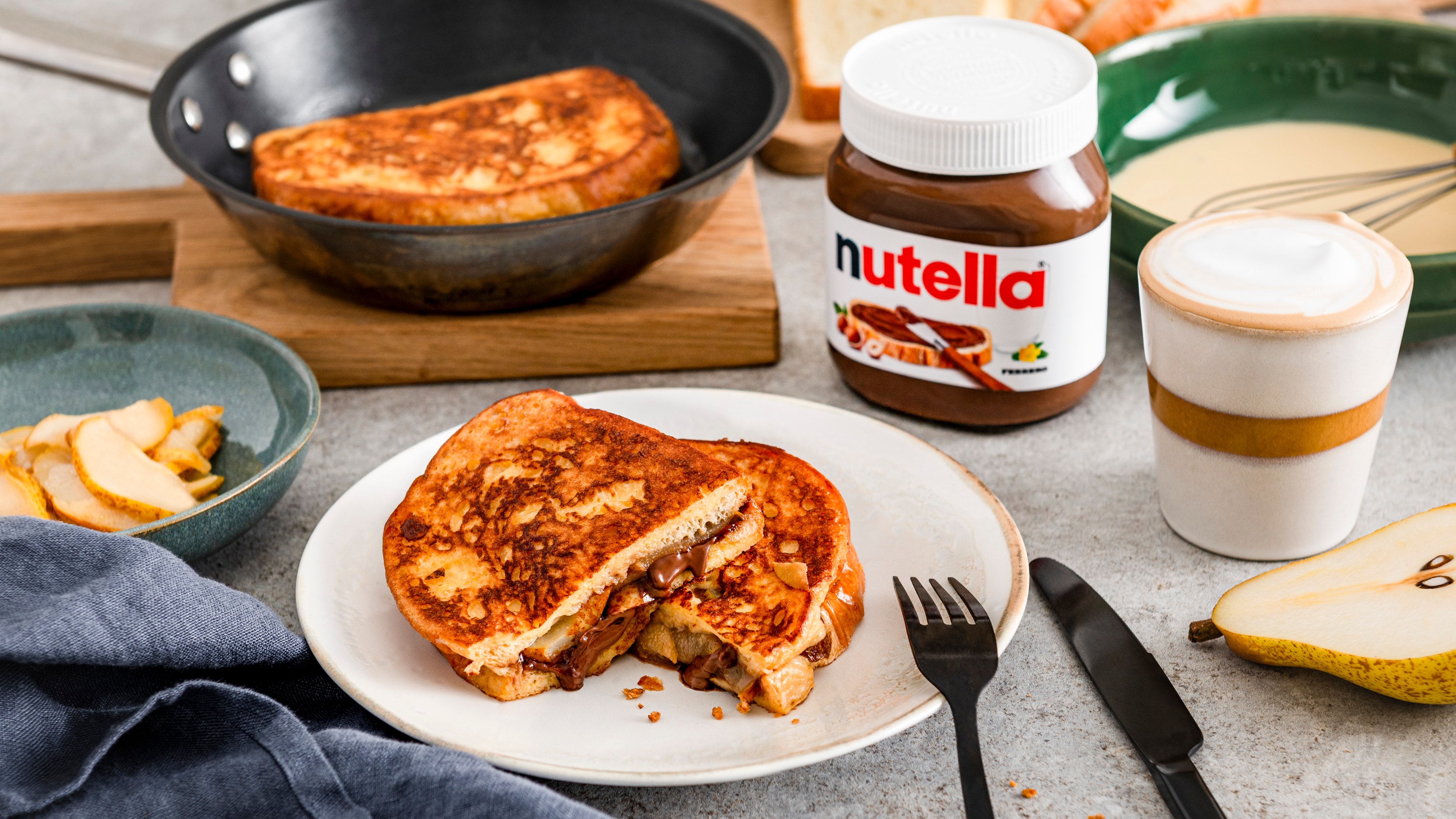French Toast mit gebratenen Birnen und nutella®