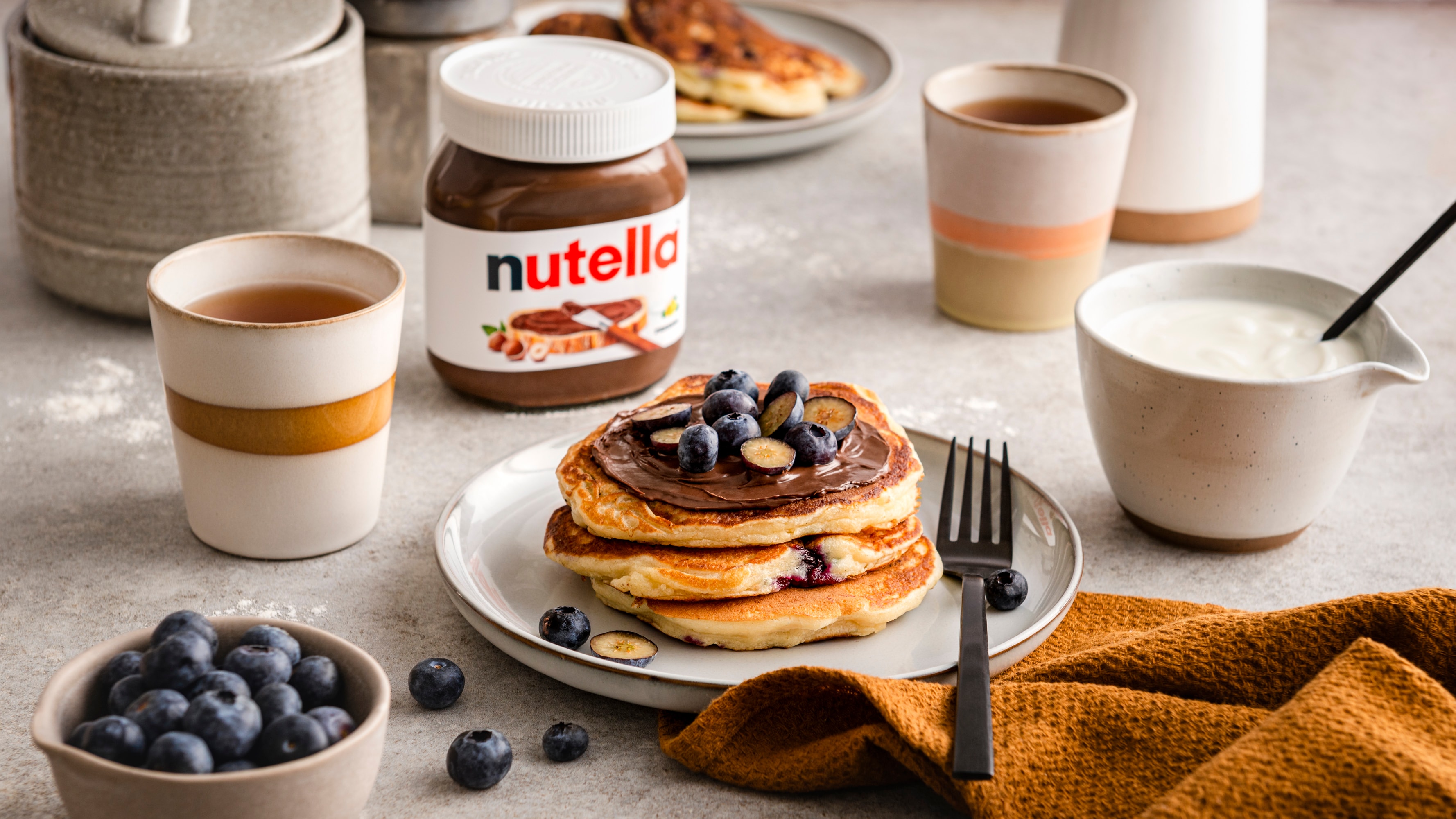 Joghurt- und Beeren-Pancakes mit nutella®