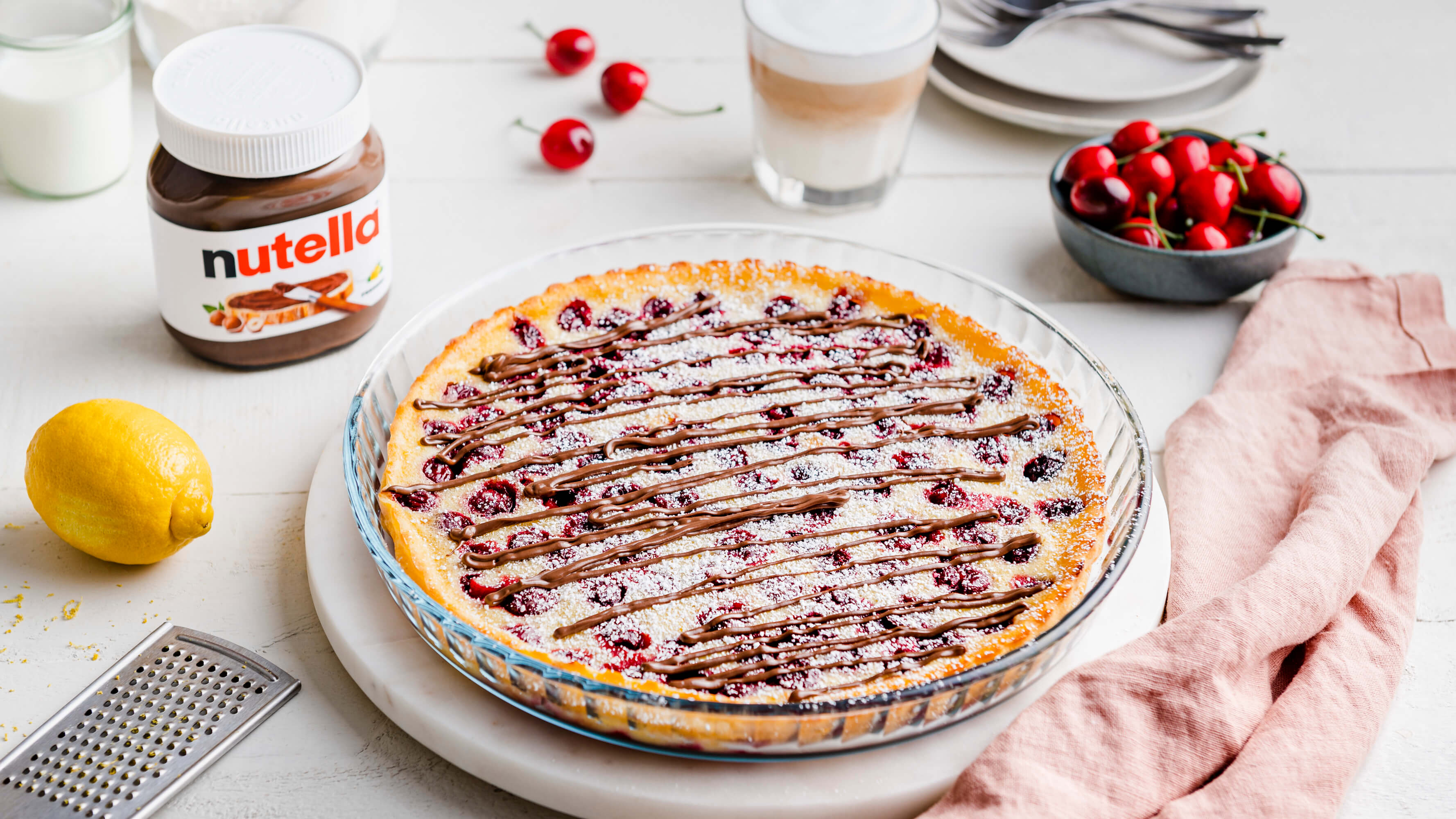 Luftiger Kirschauflauf: Saftig gebacken & getoppt mit nutella®