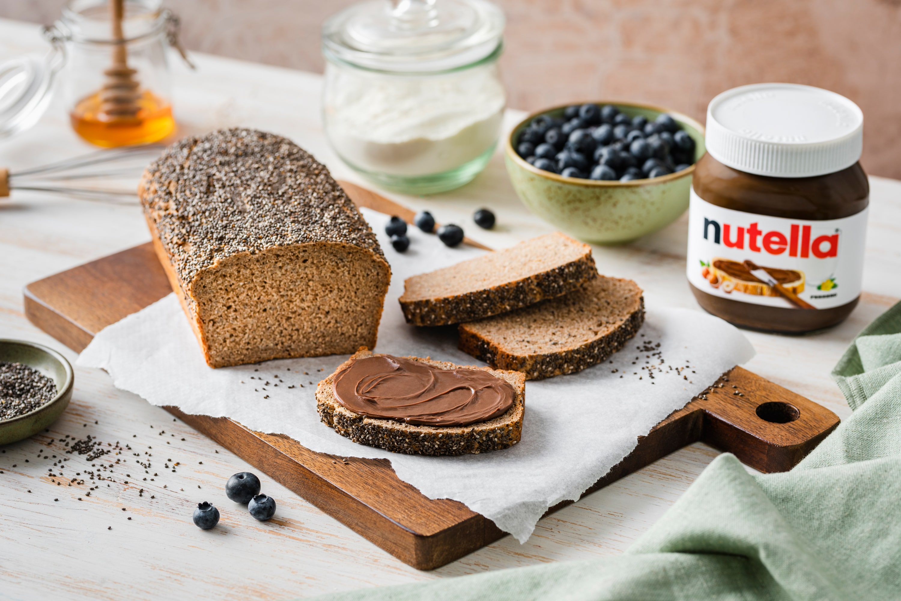 Kerniges Chia-Brot: Ballaststoffreich & perfekt mit nutella®