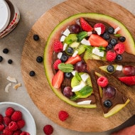 Nutella Kampagnenbild mit Produktglasur und dekorativem Hintergrund für Werbung.