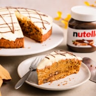 Grafik: Nutella Markenbild mit Produktdarstellung und typografischem Layout für Kampagne.