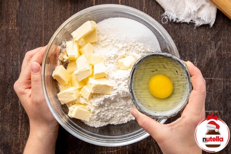 Butterplätzchen-Lollis mit nutella® schritt 1 | Nutella