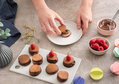 Mini Schokolade-Pancakes mit nutella® und Himbeeren - Schritt3