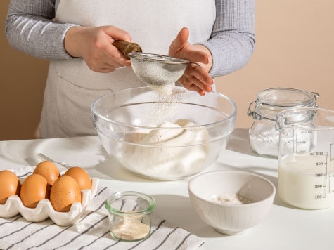 Poffertjes (Mini-Pfannkuchen) mit Puderzucker und nutella® - Schritt 1