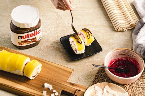 Mango-Milchreis-Sushi mit Bananen-Kokos und nutella® - Schritt 3 Mango-Milchreis-Sushi mit Bananen-Kokos und nutella® - Schritt 3