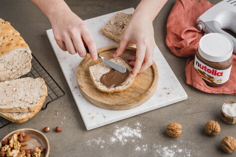 Nussbrot mit nutella® - Schritt 3 Nussbrot mit nutella® - Schritt 3