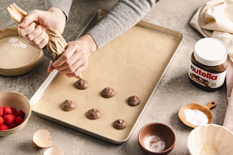Schoko-Macarons mit nutella® - Schritt 2 Schoko-Macarons mit nutella® - Schritt 2