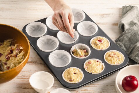 Pflaumen-Joghurt-Haferflocken-Muffins mit nutella - Schritt 2 Pflaumen-Joghurt-Haferflocken-Muffins mit nutella - Schritt 2