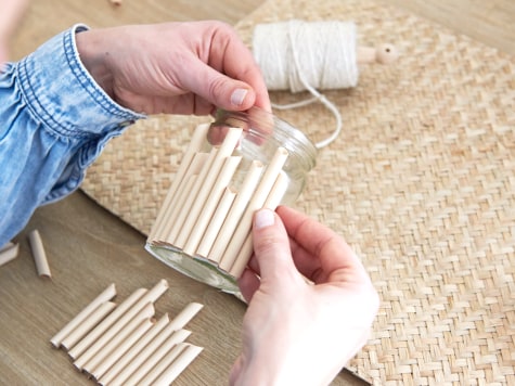 Strohhalm-Glas im nutella Glas  DIY Vase Idee