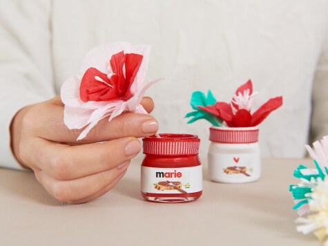 DIY - nutella - Krepppapier-Blumen - Schritt 4