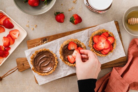 Rezept - nutella - Erdbeer-Granola-Mini-Tarte mit nutella® - Schritt 2