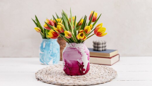 nutella® Glas als marmorisierte Blumenvase