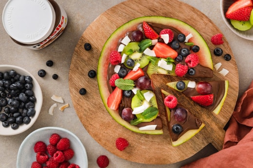 Fruchtige Wassermelonen-Pizza mit nutella® und Beeren