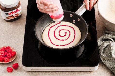 Pancake-Torte mit Himbeer-Swirl und nutella - Schritt 3