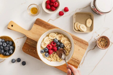 Frühstücks-Bowl anrichten: