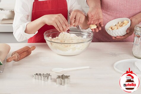 Galletas escocesas de almendra con Nutella® elaboracion 1 | Nutella