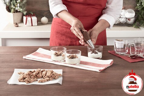Mousse de chocolate blanco con crumble y Nutella® elaboracion 4 | Nutella