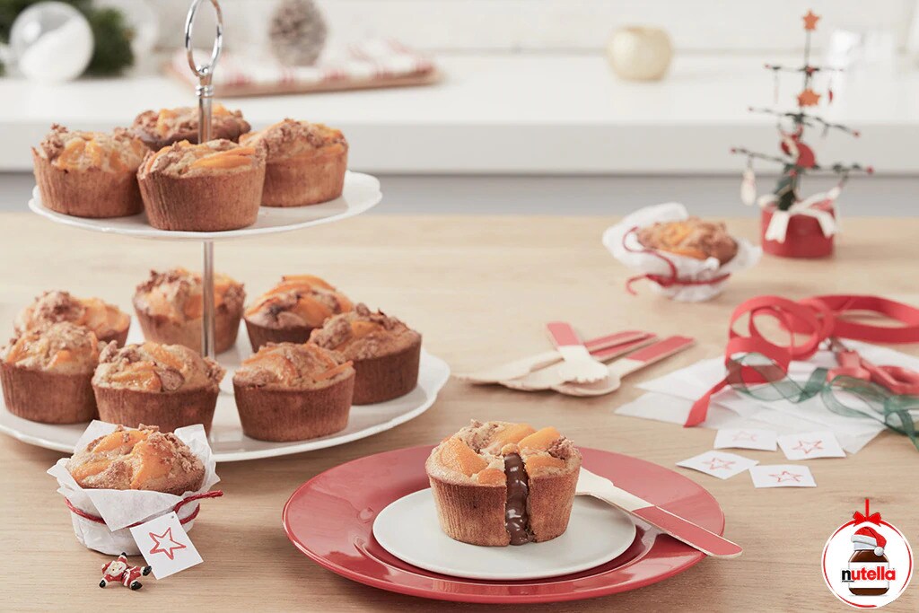 Muffins de Noël aux pêches, amaretti et Nutella®