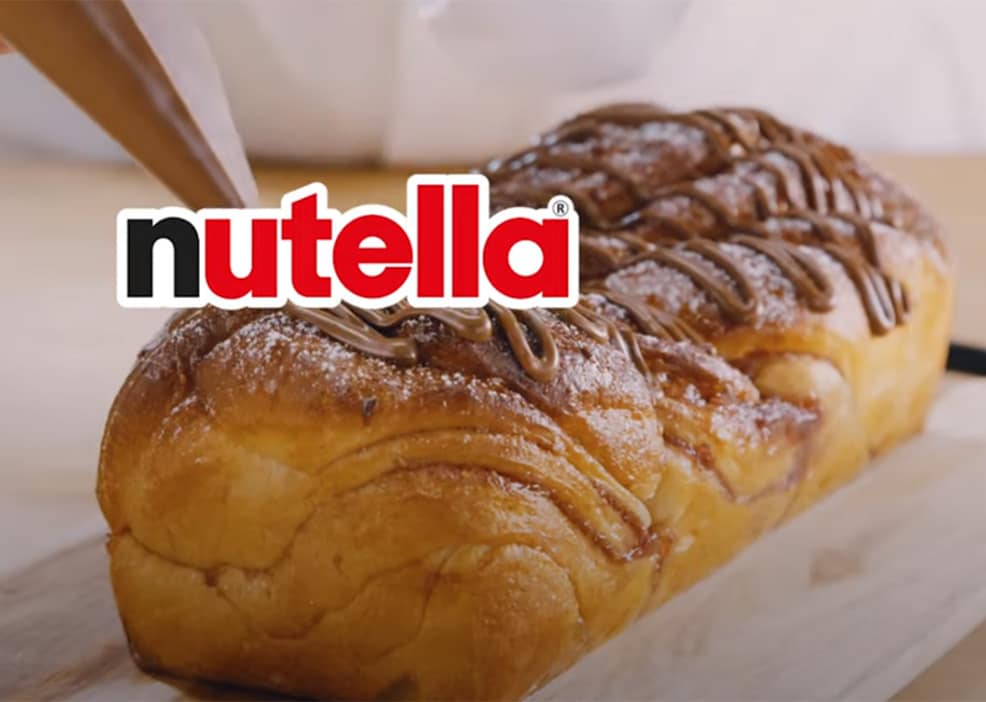 Babka framboises marbrée de Nutella, mie moelleuse et beurrée.
