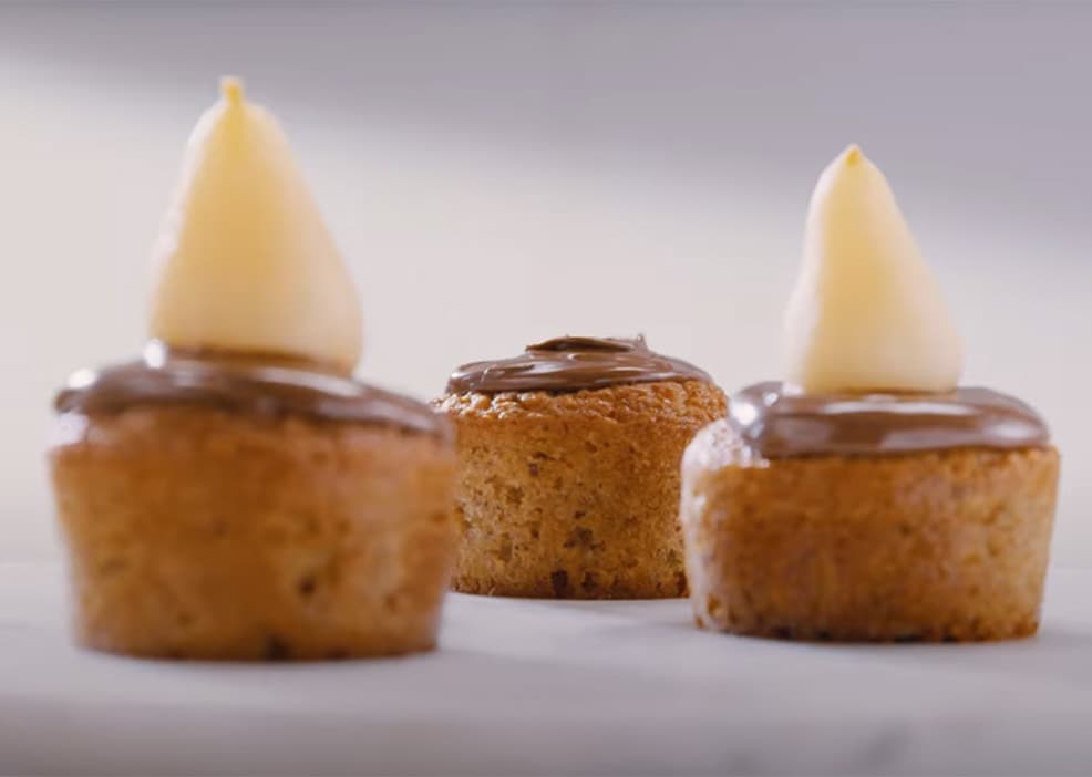 Moelleux noisette poire, cœur fondant au Nutella, délicieux.