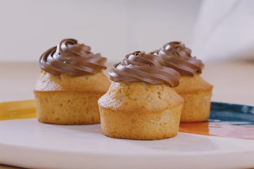 Muffins sans gluten au Nutella, texture moelleuse et légère.